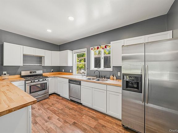 2nd image of 54 Neversink Drive