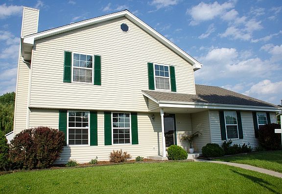 2nd image of 2401 N University Dr