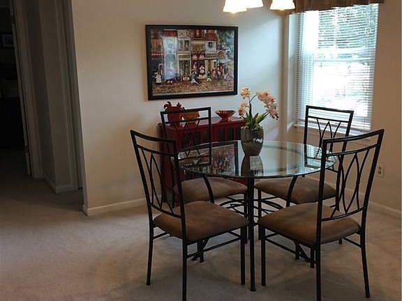 5th image of 35 Guilford Ln APT 8