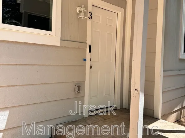 102 7th St SW #3, Paris, TX 75460