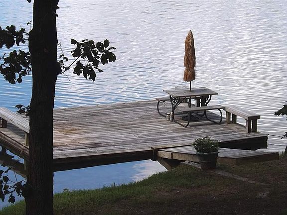 3rd image of 11 Wyandotte Dr
