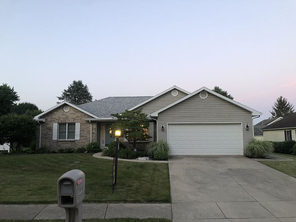 1st image of 2327 Parkdale Dr
