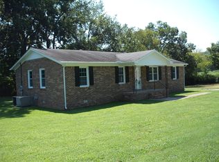 208 W Hill Ave, Cornersville, TN 37047
