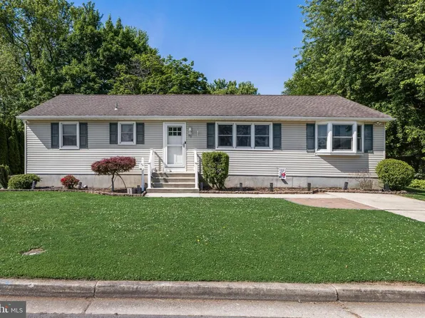 59 Chestnut St, Pennsville, NJ 08070