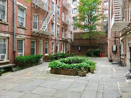 Rented by REAL New York | media 14