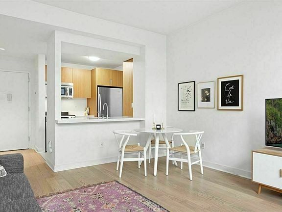4th image of 326 W 17th St #326