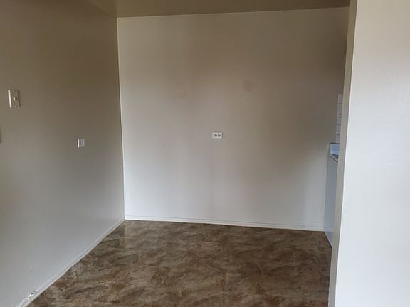 4th image of 15312 Knox Ave APT 9