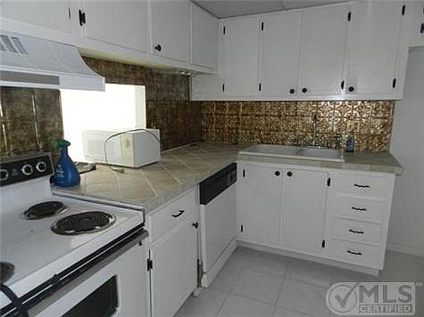 2nd image of 470 Executive Center Dr APT 5I