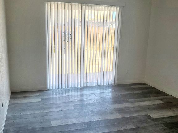 5th image of 839 Jennifer St