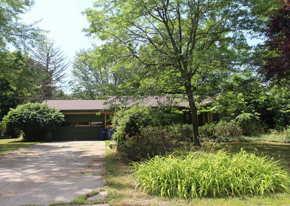 1st image of 3067 Bonita Dr SE