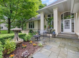 835 Weston Ridge Pkwy, Chaska, MN 55318