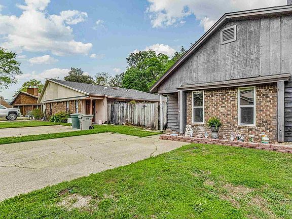 3rd image of 3029 Cedarwood Village Ln