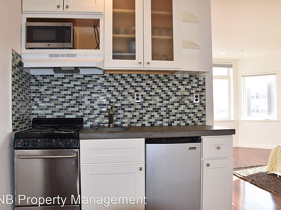 3rd image of 195 7th St #410