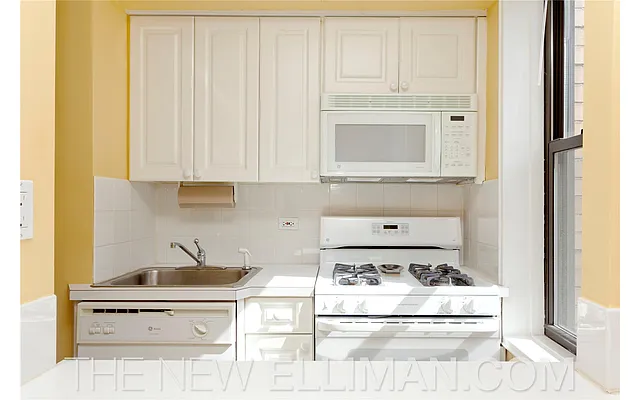 Sold by Douglas Elliman | media 7