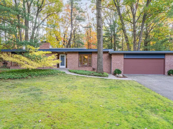 1915 Sylvan Ln, Midland, MI 48640