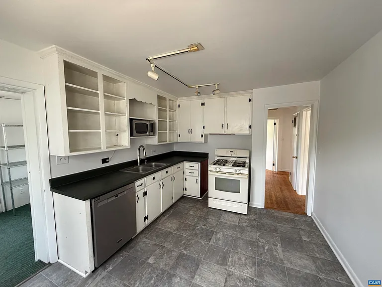 913 Druid Ave — Photo 6