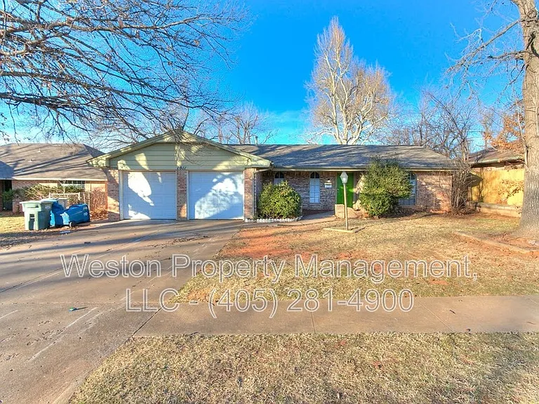 1011 Crown Dr — Photo 1