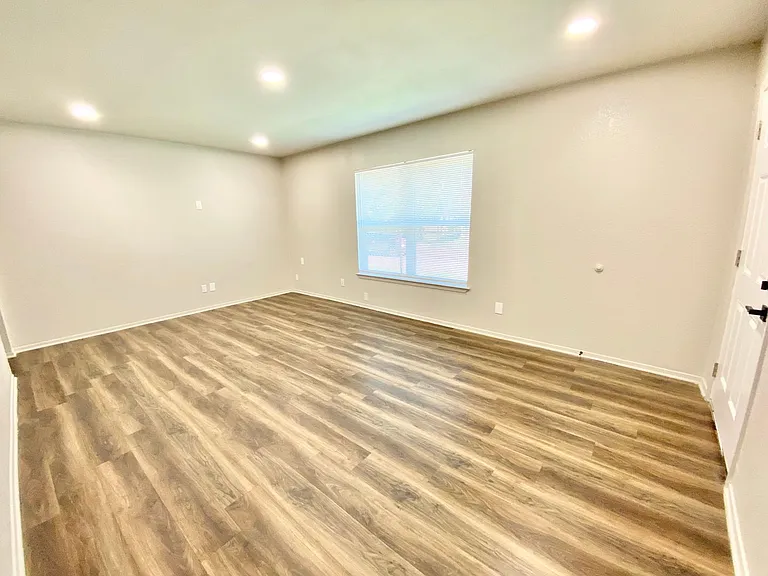 117 E Sanford St #B — Photo 5