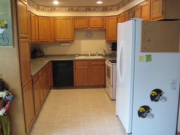 3rd image of 901 Elmer Ave