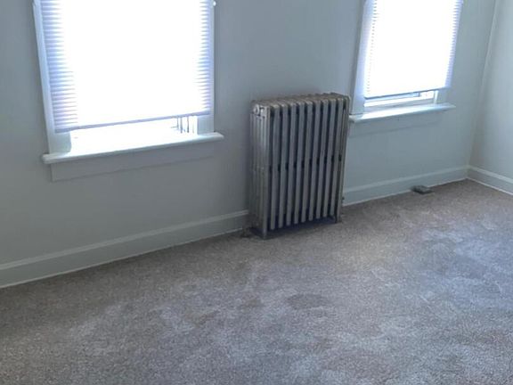 5th image of 1622 Washington St