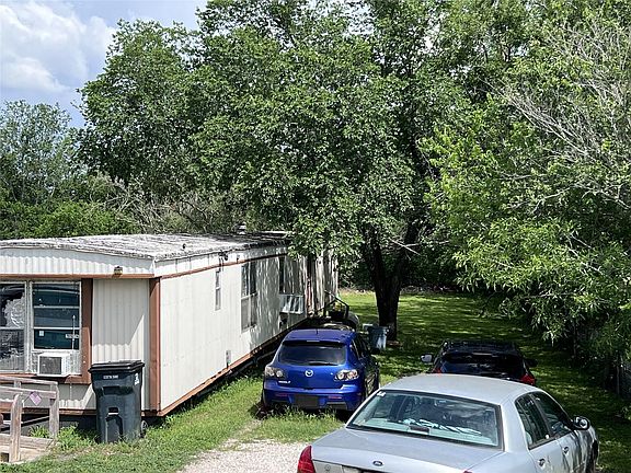 4th image of 10001 Peterson Rd