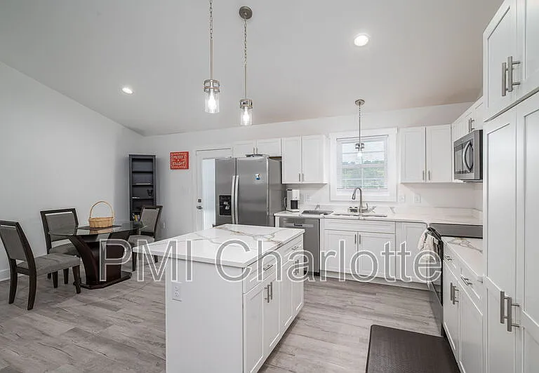 2128 Chatfield Rd — Photo 10