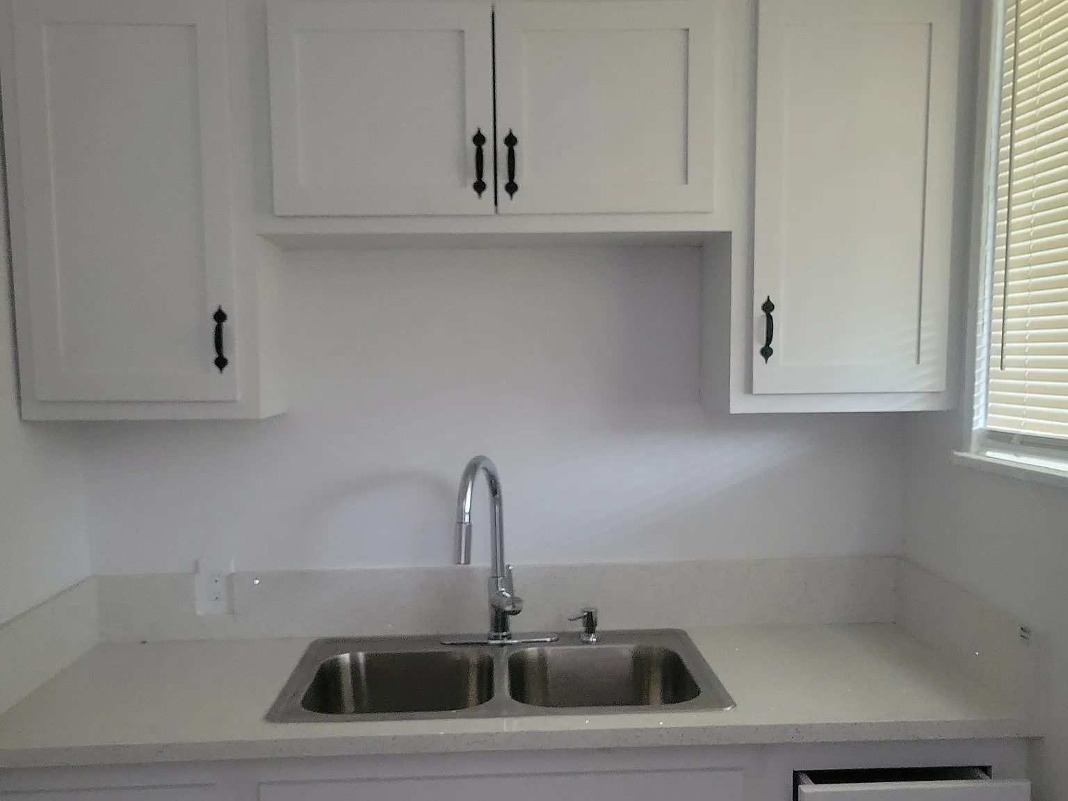 1440 N Sierra Way — Photo 4