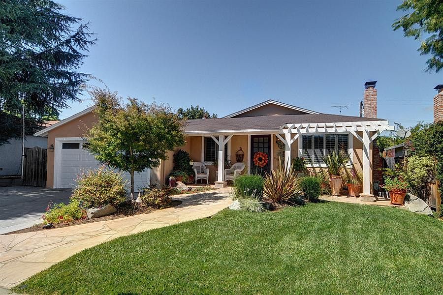 1st image of 7635 Squirewood Way