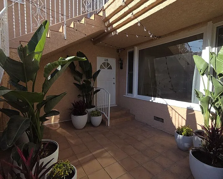 418 S Roxbury Dr — Photo 3