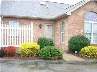 2046 Lake View Dr, Rostraver Township, PA 15012