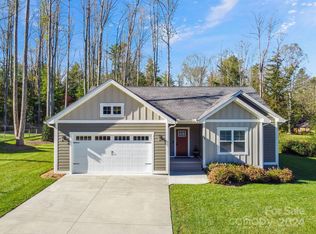 78 Olivet Ln, Fletcher, NC 28732