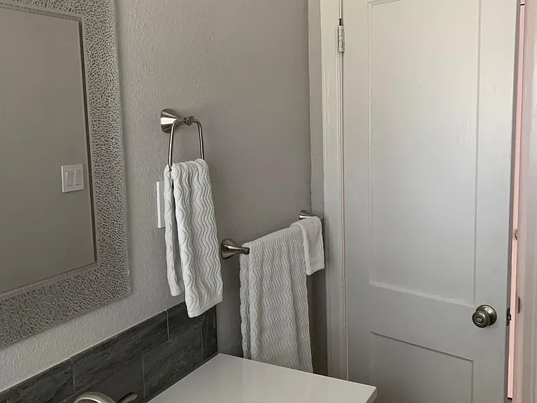 1602 N Volutsia Ave — Photo 14