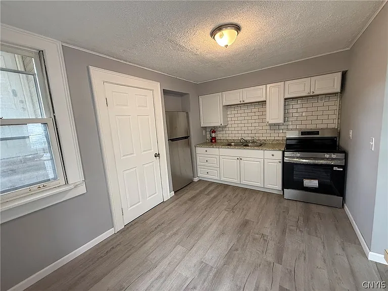 116 Alice Ave — Photo 5
