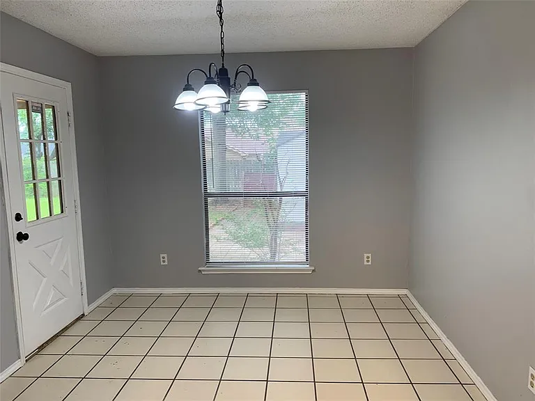 8232 Meadowbrook Dr — Photo 6