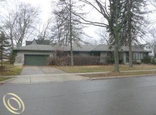 101 Rugby St, Birmingham, MI 48009