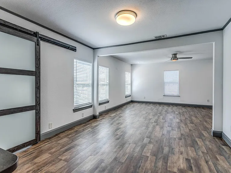 3118 Carlson Dr — Photo 17