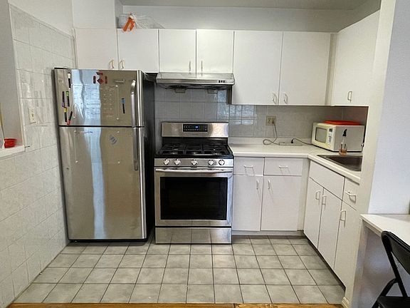 4th image of 46 Henry St #5C