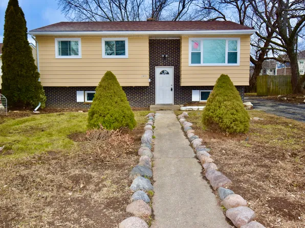 2436 Kennedy Dr, North Chicago, IL 60064