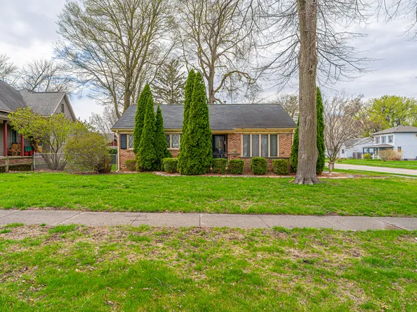 515 8th St, Lincoln, IL 62656