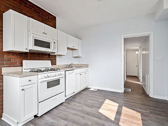 3rd image of 28 E Meyers St Floor 1