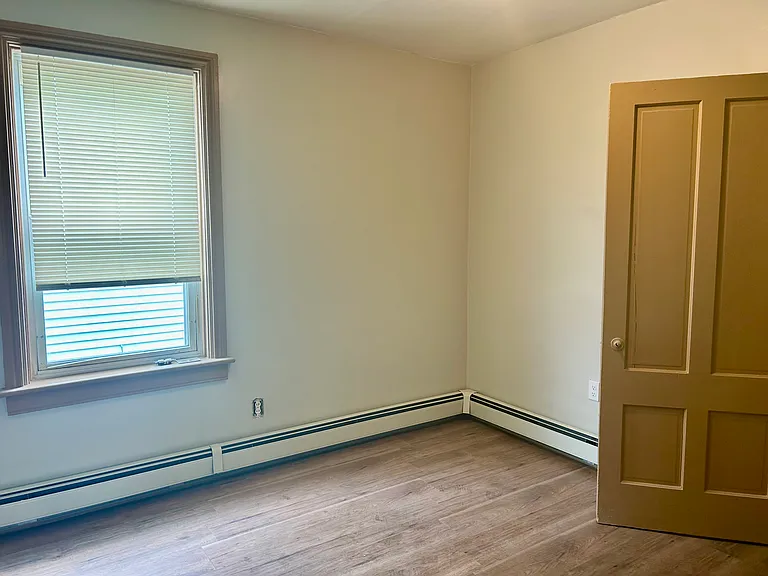 90 Vandewater St #1 — Photo 4