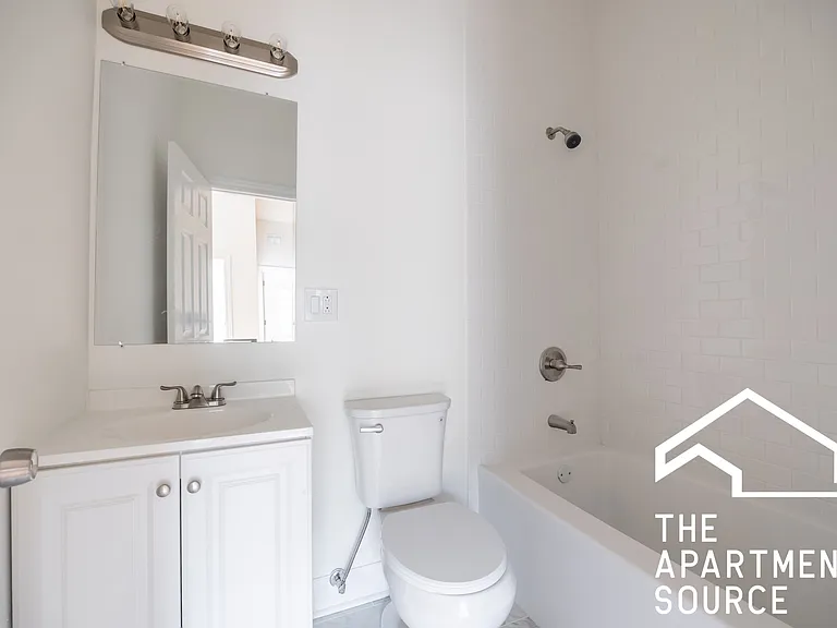 3109 N Harding Ave #2 — Photo 9