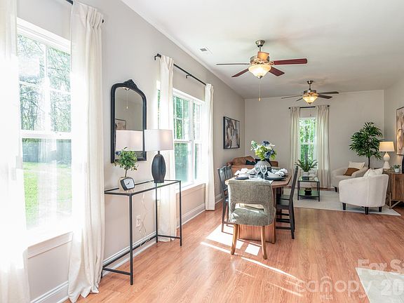 4th image of 125 Sherman Oaks Ln