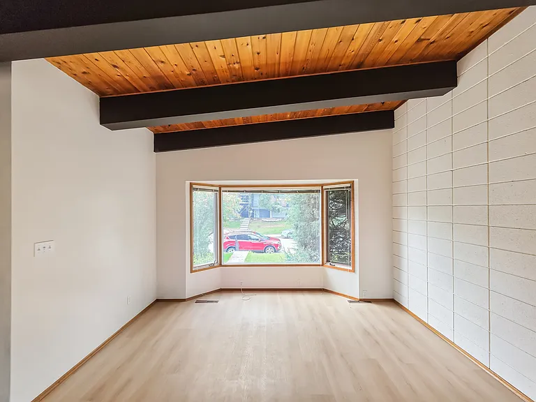 612 56th Ave SW — Photo 4