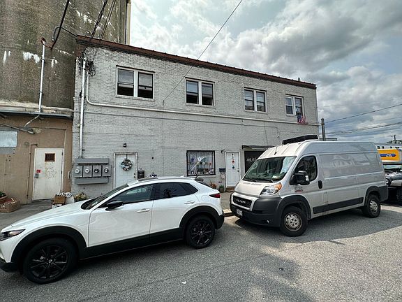 4th image of 22 Van Buren Ave Floor 2