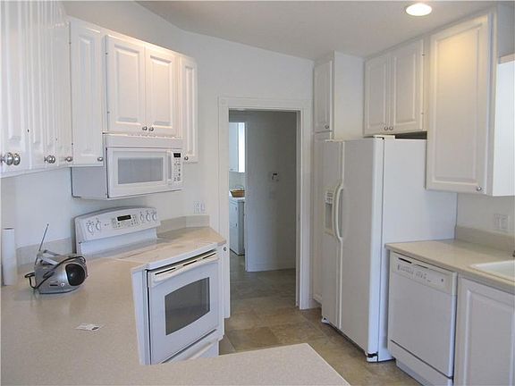 5th image of 12230 SW Elsinore Dr