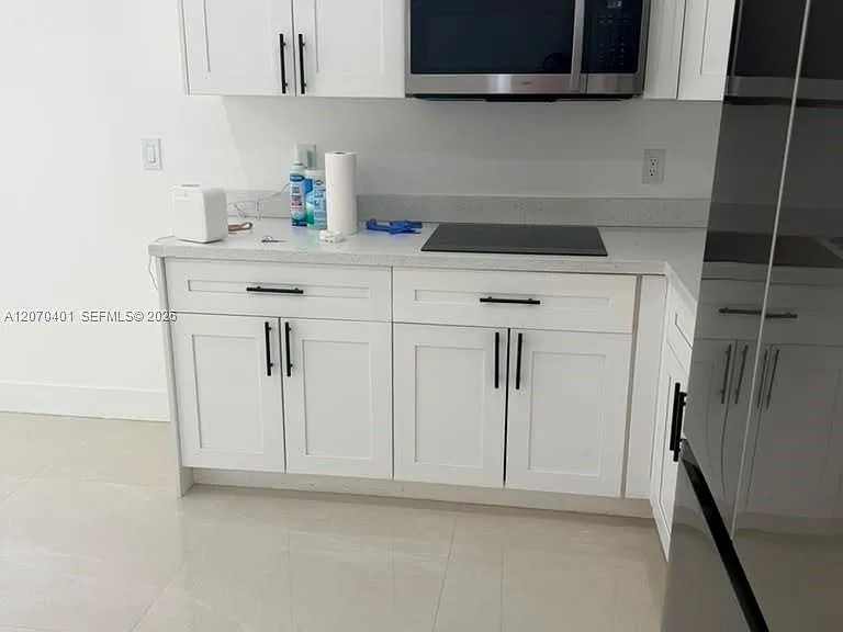 861 E 33rd St #1 — Photo 4