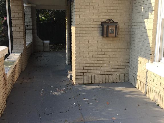 3rd image of 691 N Avalon St