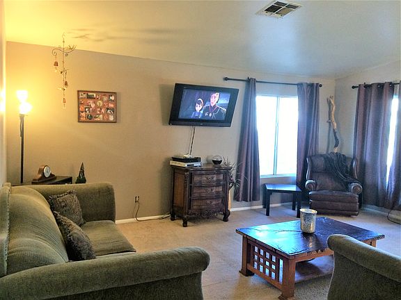 3rd image of 12425 Sumac Dr