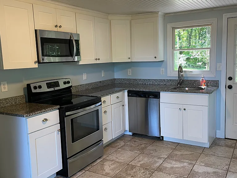 Lakeview Dr — Photo 4